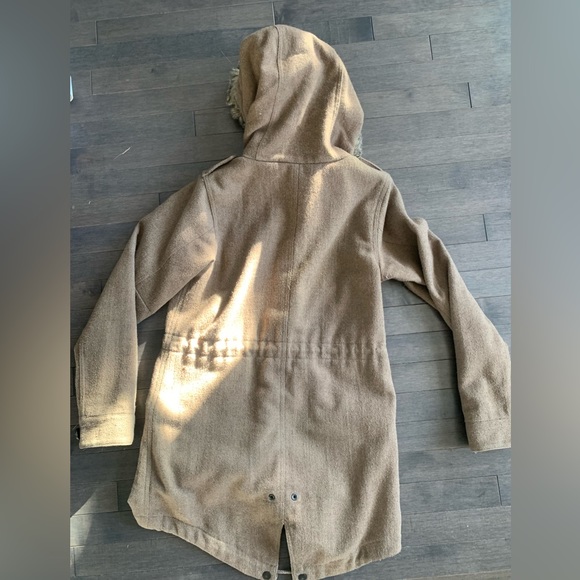 Women’s S Tan Eddie Bauer 50% Wool Coat and Faux Fur Hood - Picture 9 of 12